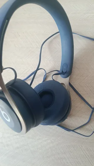 Auriculares Beats Azules y Plateados