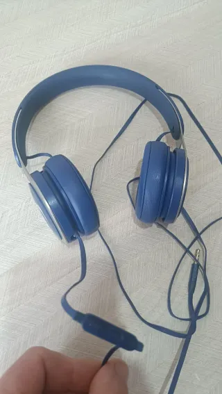 Auriculares Beats Azules y Plateados