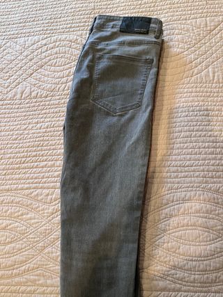 Vaquero chico gris lavado