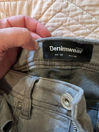 Vaquero chico gris lavado