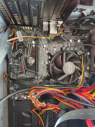 Ordenador sobremesa i3 10105 8GB DDR4