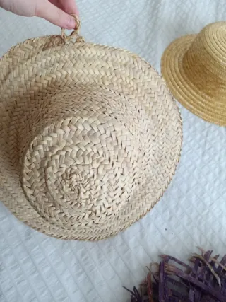 Lote de 4 sombreros de paja