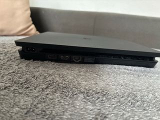 PS4 Slim 500GB + Mando + Caja y Cables(125€ neg.)