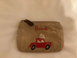 Carterita Harrods Beige con Perro Rojo