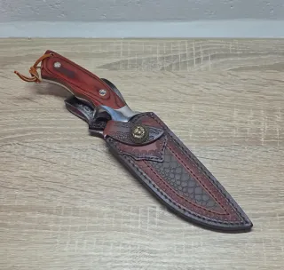 Cuchillo de colección con funda