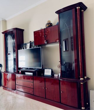 Mueble de salón madera y cristal