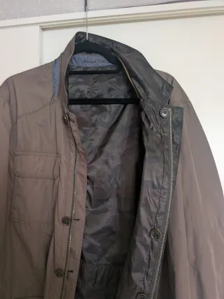 Chubasquero Massimo Dutti Hombre verde kaki