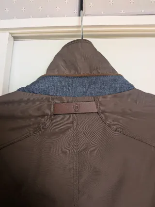 Chubasquero Massimo Dutti Hombre verde kaki