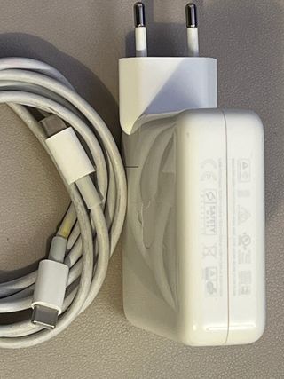 Cargador Apple MacBook 61W USB-C