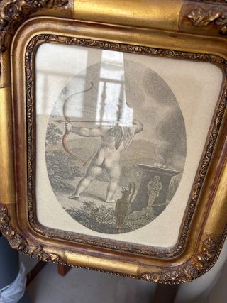 Pareja de cuadros cupido marco dorado