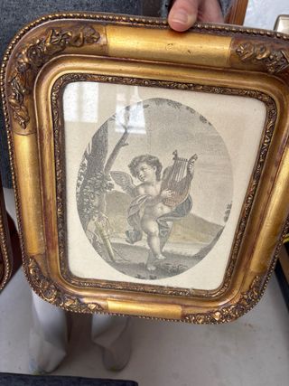 Pareja de cuadros cupido marco dorado