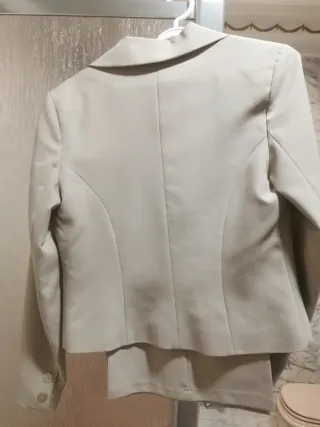 Traje de chaqueta beige talla M