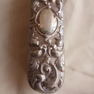 Cepillo de Ropa Vintage Plateado Pergamino