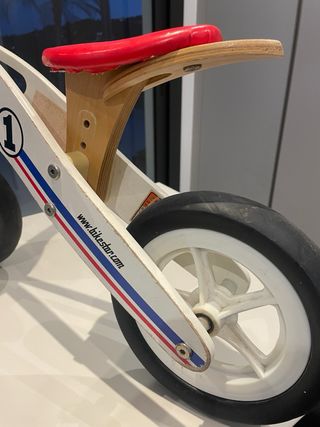 Bicicleta de equilibrio infantil