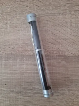 Roller Negro con esruche Tubo. A estrenar