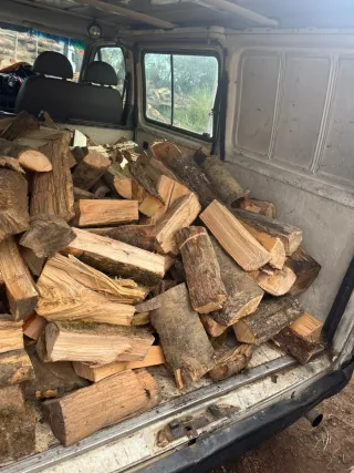 Legna per caminetto o barbecue