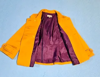 Conjunto Top Estampado y Abrigo Mostaza