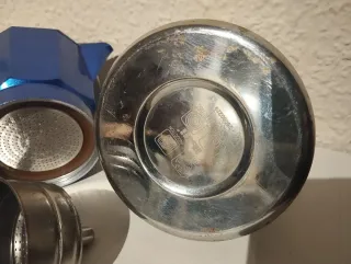 Cafetera Ibili azul y plateada