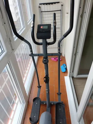 Bicicleta elíptica gris