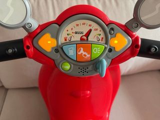 Moto correpasillos Chicco Vespa Roja