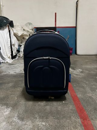 Maletas de viaje azul y blanco