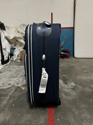 Maletas de viaje azul y blanco