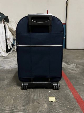 Maletas de viaje azul y blanco