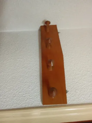 Perchero de madera para pared