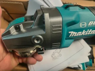 Amoladora Makita GA041 NUEVA Sin escobillas