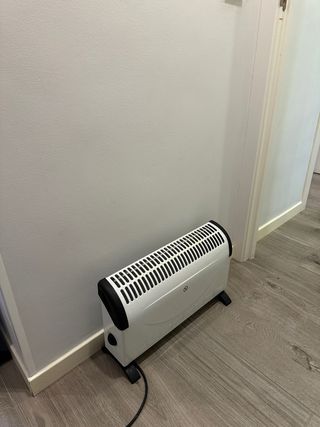 Radiador Eléctrico Blanco y Negro