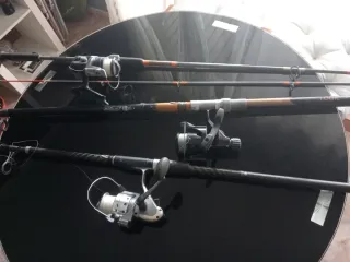 3 cañas de pesca