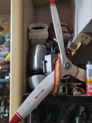 Maqueta Avión Mig 3 Modelhob y hélice tripala