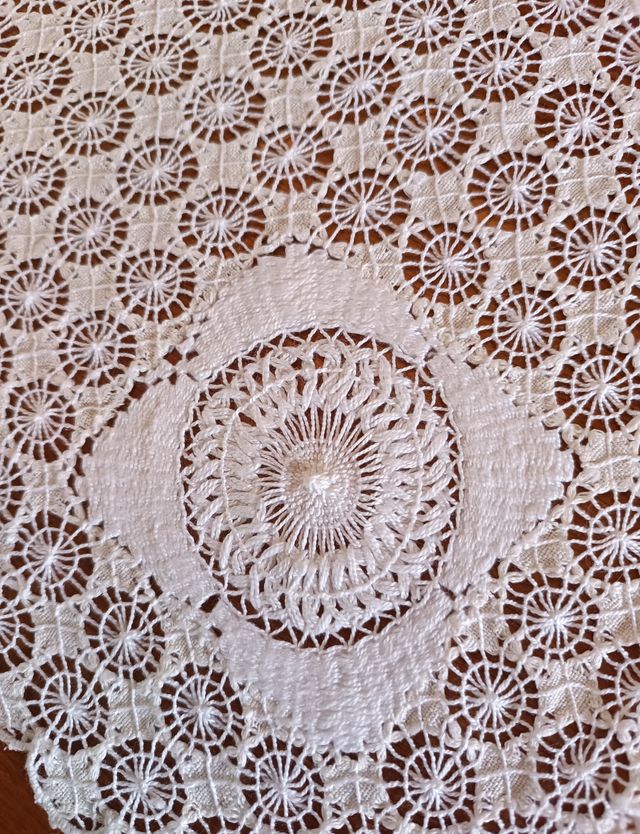 Mantelería antigua bordado Canario