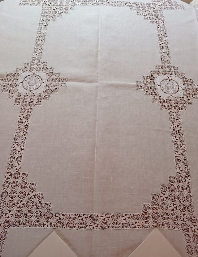 Mantelería antigua bordado Canario