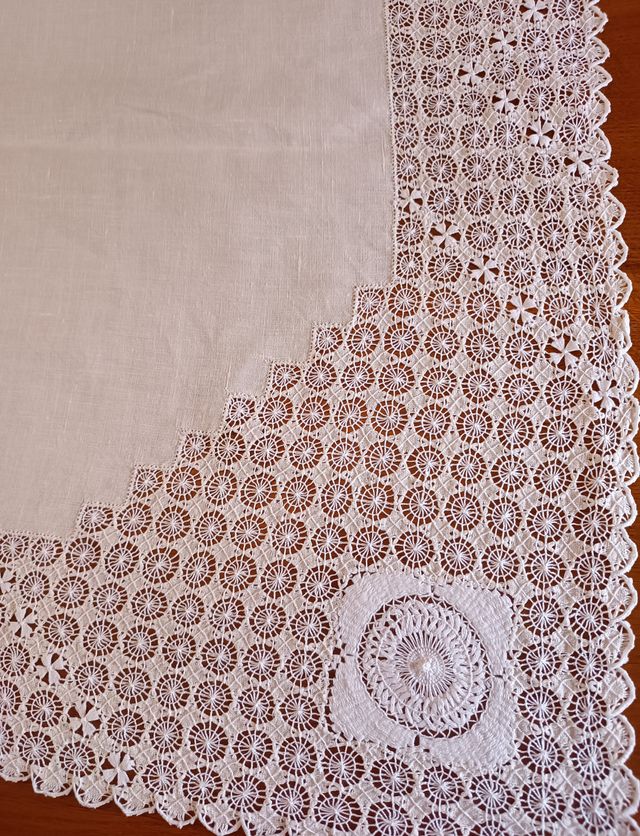 Mantelería antigua bordado Canario