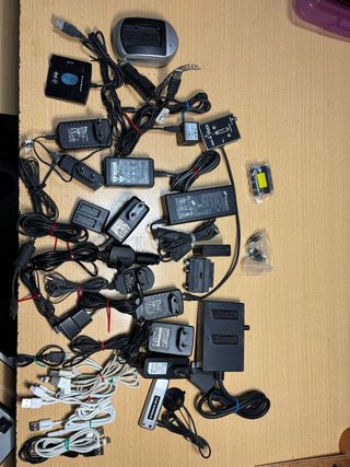 Lote Cargadores y Conectores Electrónicos
