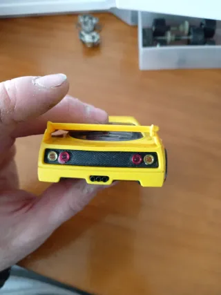 Ferrari F40 Scalextric Amarillo