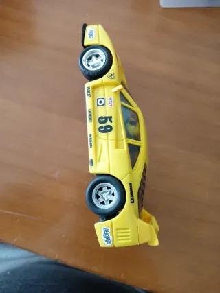 Ferrari F40 Scalextric Amarillo