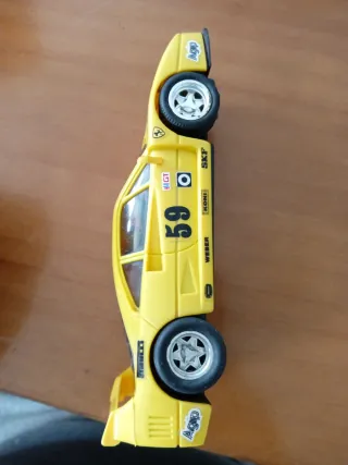 Ferrari F40 Scalextric Amarillo