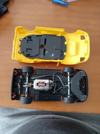 Ferrari F40 Scalextric Amarillo