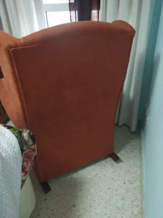 Butacón mecedora de tela naranja