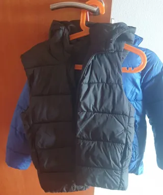 Abrigo niño gris y negro