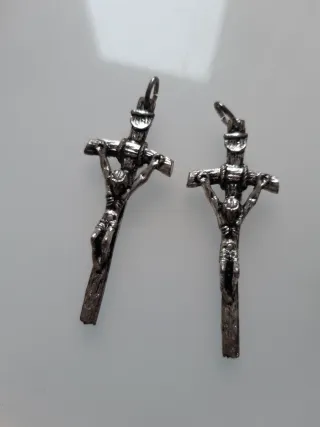 3 crucifijos metal 6 cm
