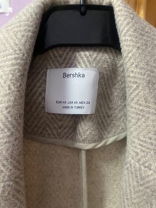 Abrigo largo Bershka beige talla XS