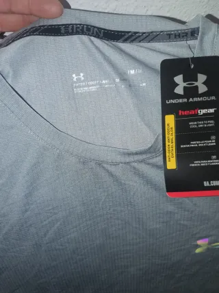 Camiseta Under Armour gris
