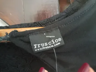 Abito pizzo nero foderato con schiena scoperta