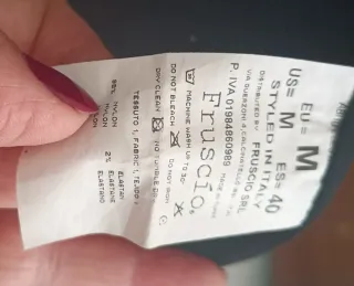 Abito pizzo nero foderato con schiena scoperta