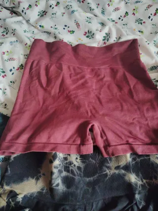 Pantalones cortos tie-dye marrones y verdes