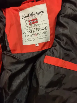 Plumas NORWAY roja y negra