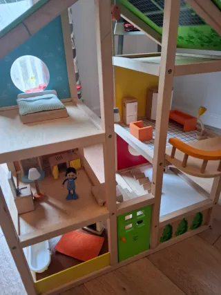 Casa de muñecas Hape de madera
